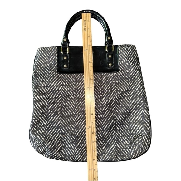 Kate Spade Black & White Handbag - Picture 4 of 11